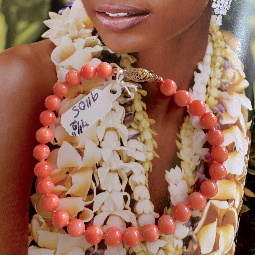 14KT lock with Natural Pink Coral 🪸 Bead Bracelet.Size: 7.5”